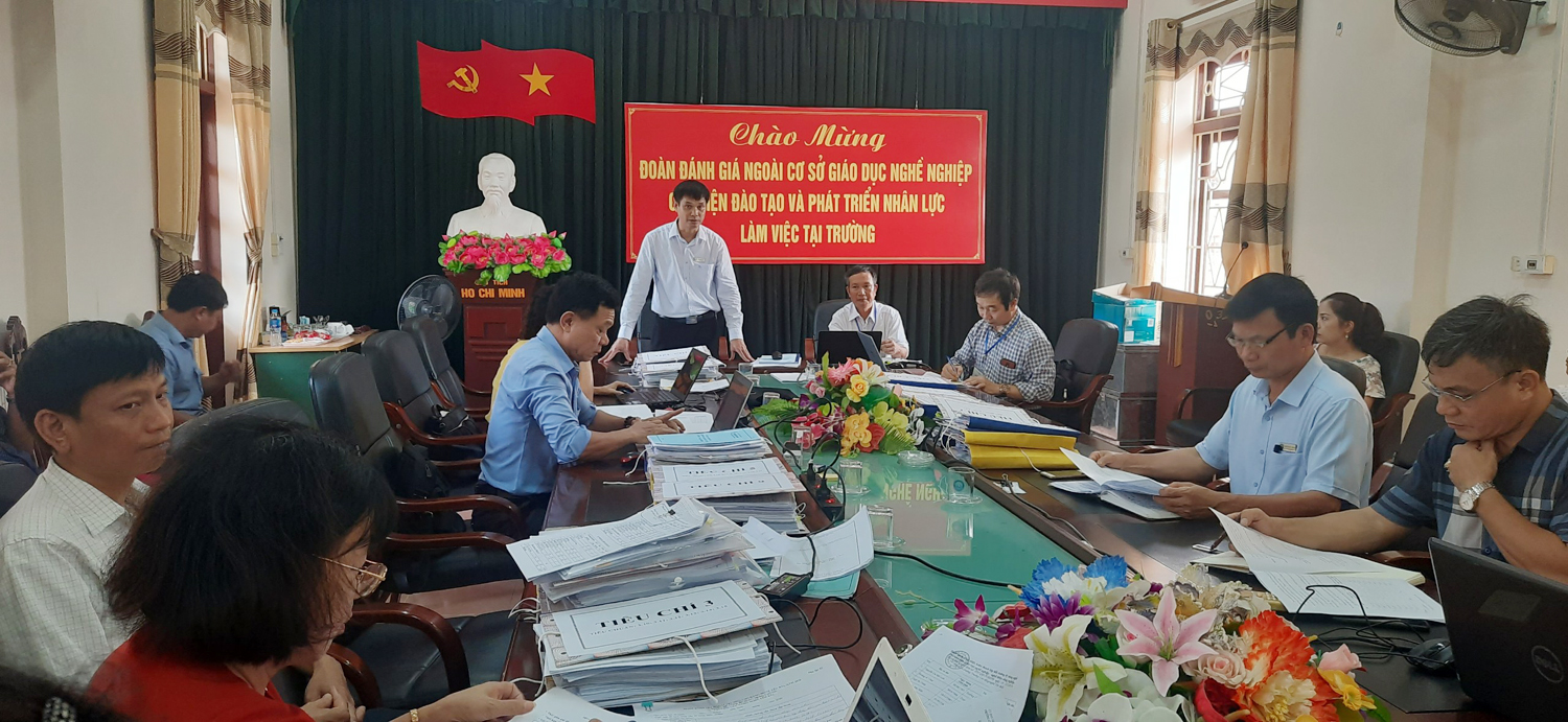 Một số hoạt động kiểm định chất lượng Giáo dục nghề nghiệp tại trường Cao đẳng Nghề Yên Bái 2 cd nghe yen bai 1