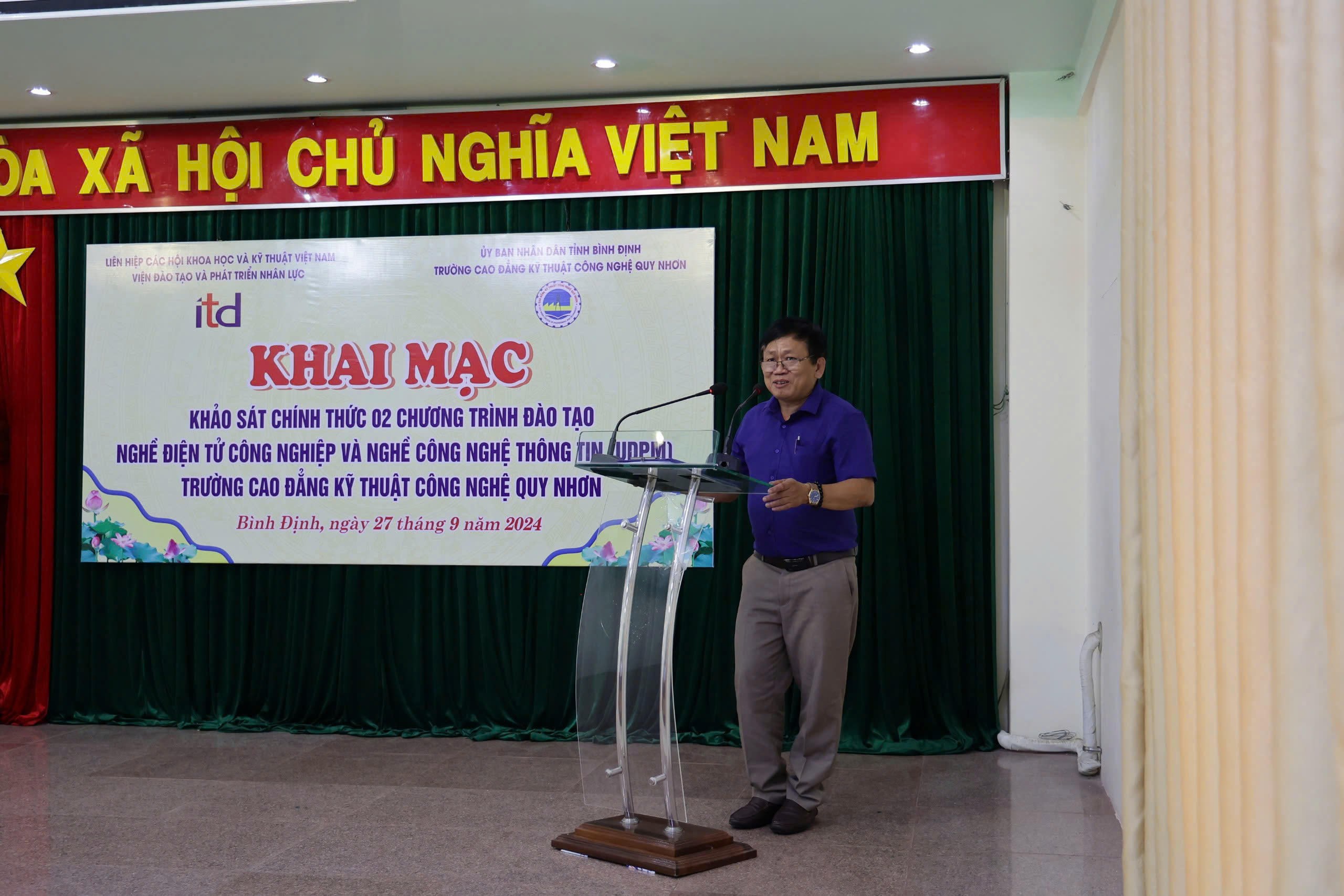 KHAI MẠC ĐÁNH GIÁ NGOÀI 02 CHƯƠNG TRÌNH ĐÀO TẠO NGHỀ ĐIỆN TỬ CÔNG NGHIỆP, CÔNG NGHỆ THÔNG TIN (ƯDPM) TẠI TRƯỜNG CAO ĐẲNG KỸ THUẬT CÔNG NGHỆ QUY NHƠN 5 ThS Nguyen Duy Dung