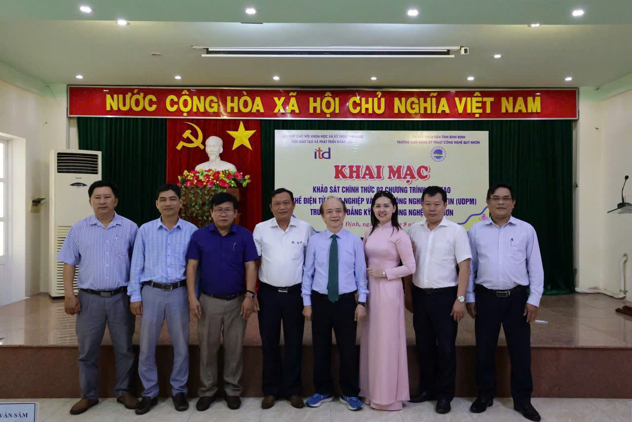 KHAI MẠC ĐÁNH GIÁ NGOÀI 02 CHƯƠNG TRÌNH ĐÀO TẠO NGHỀ ĐIỆN TỬ CÔNG NGHIỆP, CÔNG NGHỆ THÔNG TIN (ƯDPM) TẠI TRƯỜNG CAO ĐẲNG KỸ THUẬT CÔNG NGHỆ QUY NHƠN 8 z5872071741247 3390e4d321c4a7e6bc445ad6a910d876