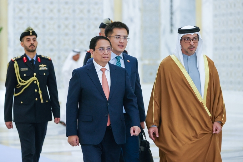 UAE bắn 21 phát đại bác chào đón Thủ tướng Phạm Minh Chính 4 img1704 1730101265579857553932