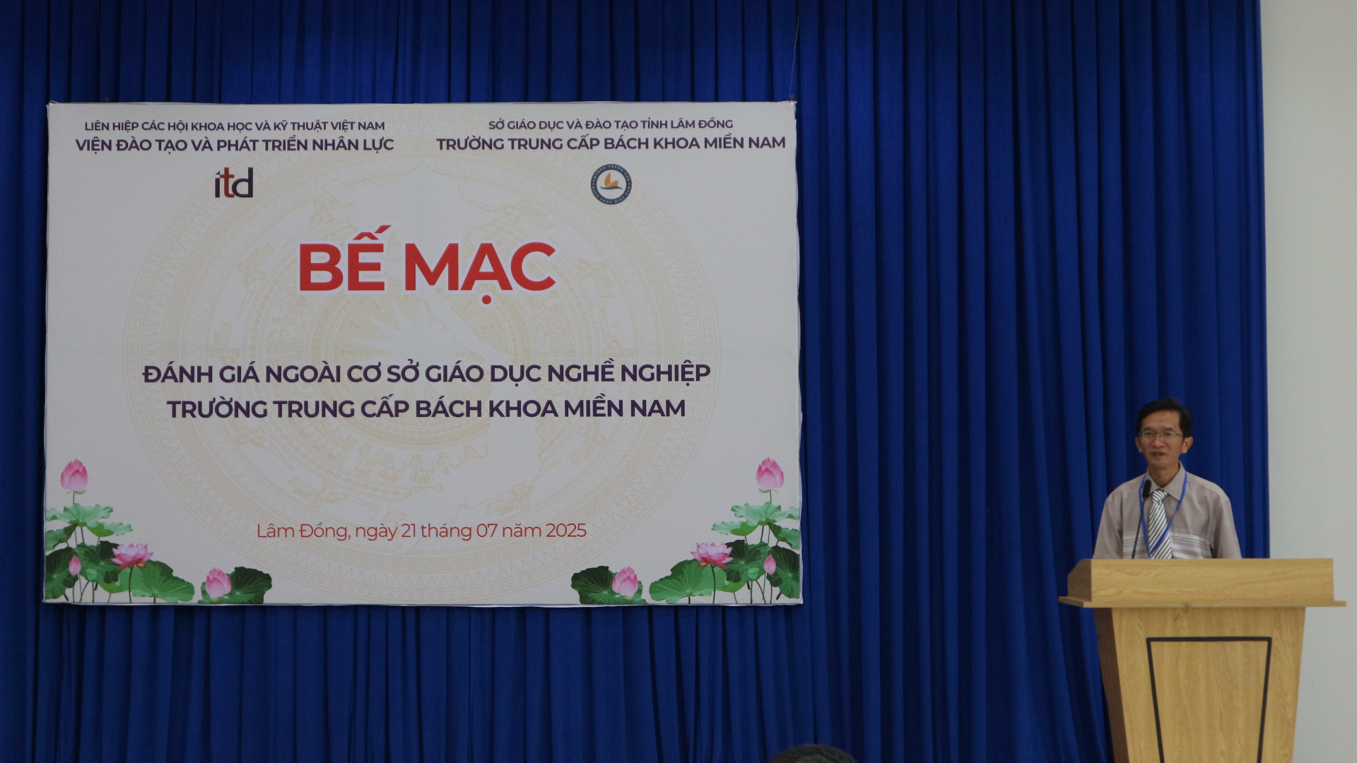 KẾT THÚC KHẢO SÁT, ĐÁNH GIÁ NGOÀI CHẤT LƯỢNG CƠ SỞ GIÁO DỤC NGHỀ NGHIỆP