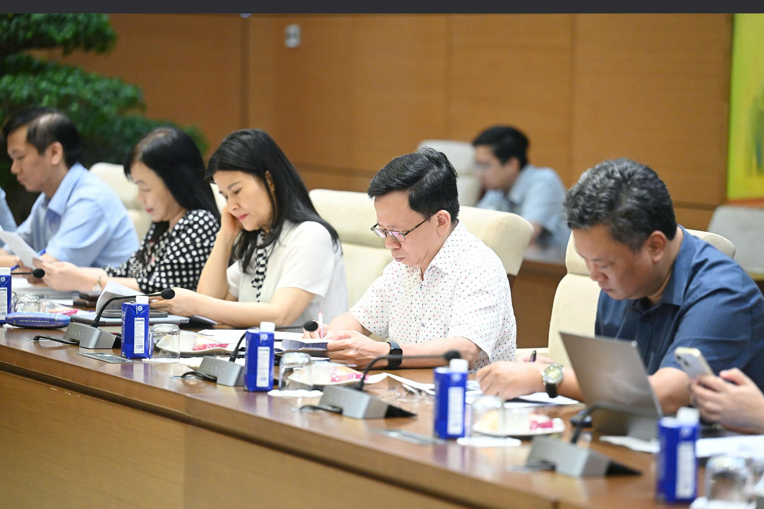 Phát triển và sử dụng nguồn nhân lực chất lượng cao bám sát 4 Nghị quyết trụ cột của Bộ Chính trị 3 2 1