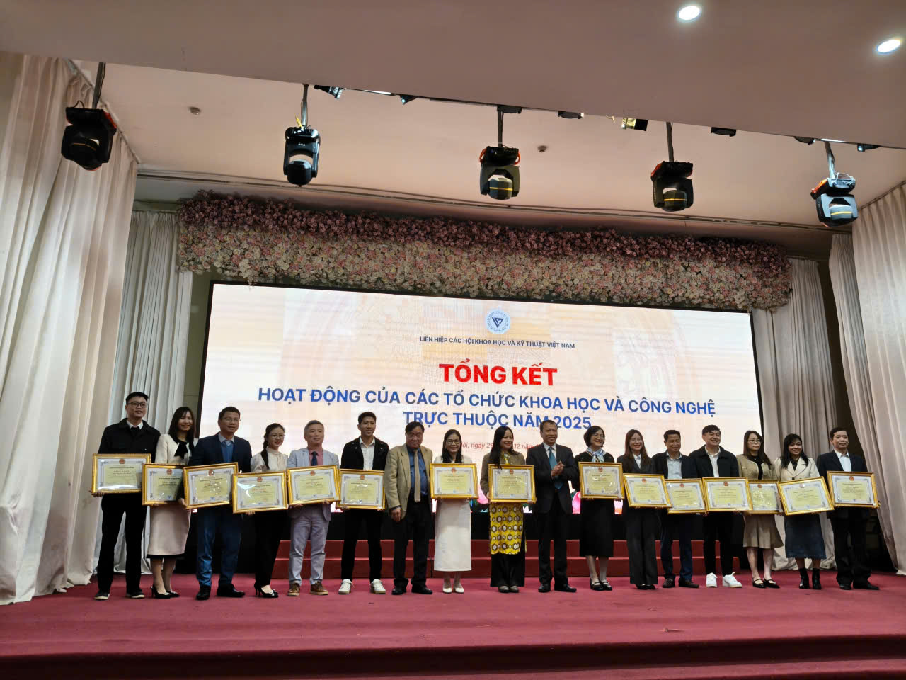 Liên hiệp các Hội Khoa học và Kỹ thuật Việt Nam tổng kết hoạt động của các tổ chức khoa học và công nghệ trực thuộc năm 2025 4 Anh BK 02