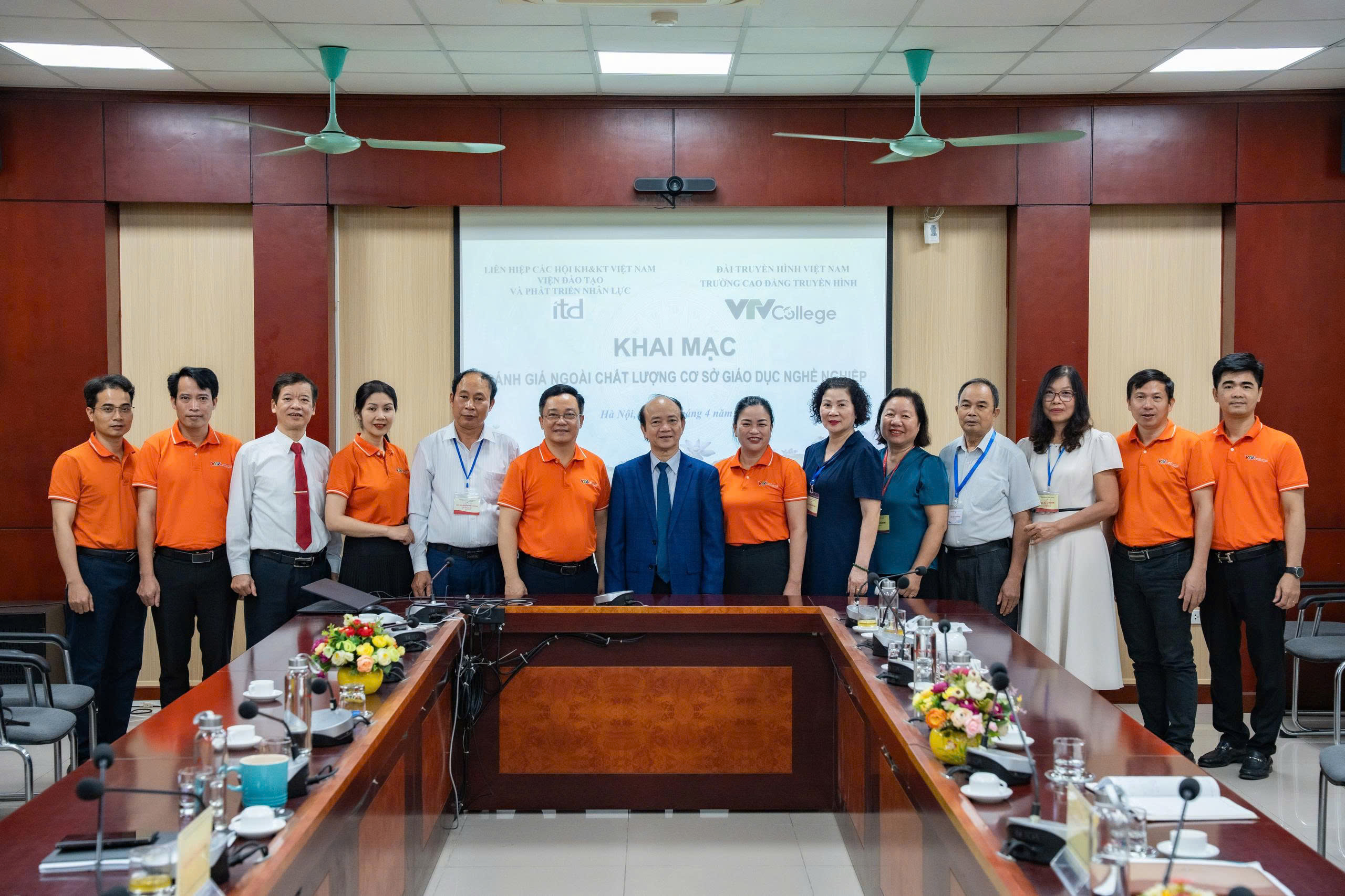 Cao đẳng Truyền hình: Hướng tới sớm trở thành trường cao đẳng chất lượng cao 8 Anh luu niem cung LDNT