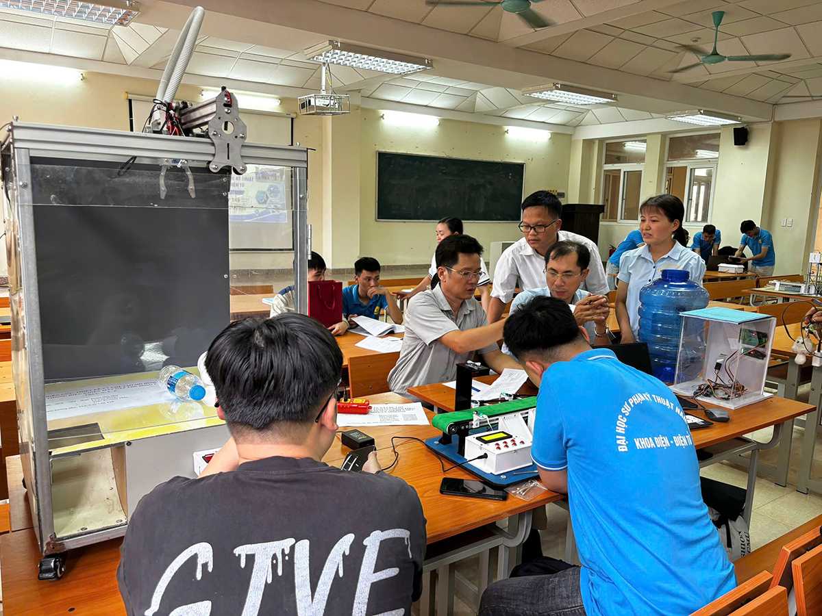 Quy định mới về chuẩn cơ sở giáo dục đại học 2 thuc hanh o to