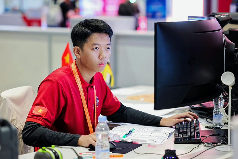Đề xuất hoàn thiện quy định về tổ chức và tham dự kỳ thi kỹ năng nghề các cấp trong nước và quốc tế 3 Thi sinh VN nghe thiet ke ky thuat co khi CAD